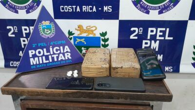 Imagem da notícia Traficantes monitorados pela PM são presos após esconderem 2 kg de pasta base de cocaína em cesta básica em Costa Rica